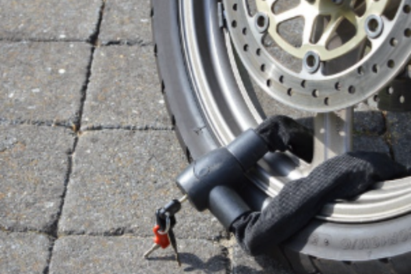 Por que Usar um Cadeado de Moto