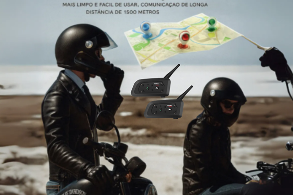 dois motociclistas viajando na estrada com suas motos conectados com Intercomunicador Capacete V6 Bluetooth Comunicador
